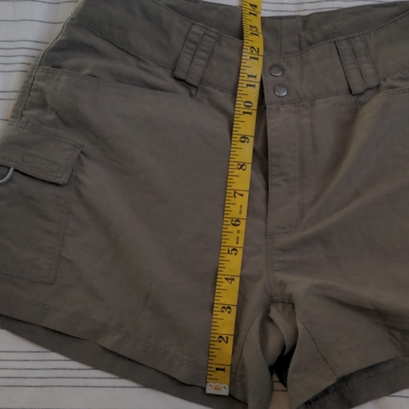 North Face Hiking Shorts - Picture 4 of 5
